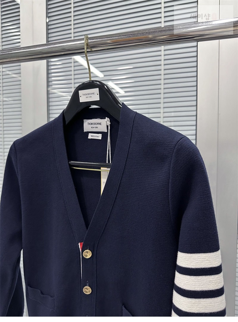 Thom Browne 톰브라운 사선완장 4-Bar 밀라노 스티치 클래식 가디건 레플리카 17번 이미지 - 의류 | 세미샵 레플리카 사이트