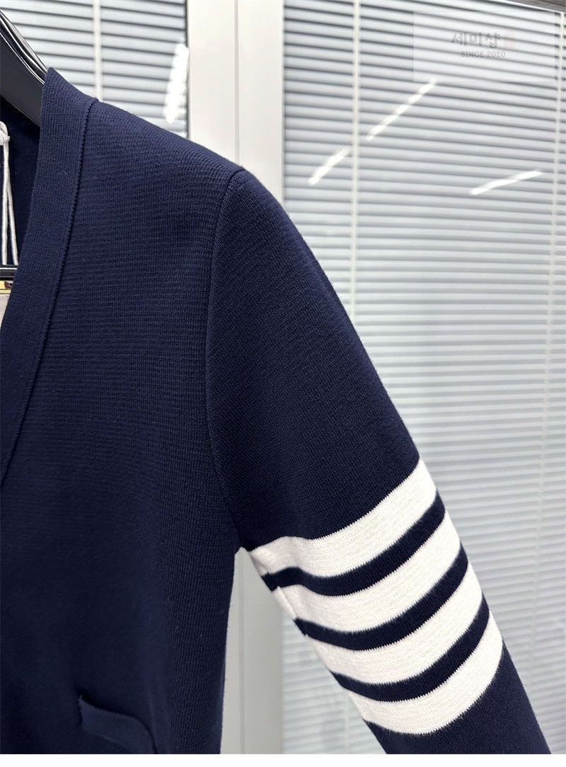 Thom Browne 톰브라운 사선완장 4-Bar 밀라노 스티치 클래식 가디건 레플리카 18번 이미지 - 의류 | 세미샵 레플리카 사이트