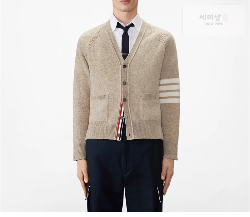 톰브라운 톰브라운 사선완장 4-Bar 셰틀랜드 울 V넥 가디건 레플리카 13번 이미지 - 의류 | 세미샵 레플리카 사이트