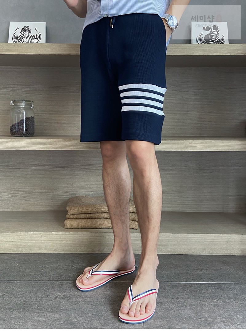 Thom Browne 톰브라운 사선완장 4-Bar 스웨트 와플 숏 팬츠 연그레이 의류 3번 이미지