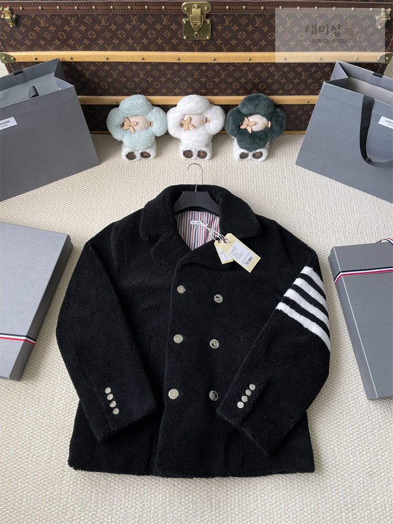 Thom Browne 톰브라운 사선완장 4-Bar 시어링 클래식 피코트 블랙 의류 16번 이미지