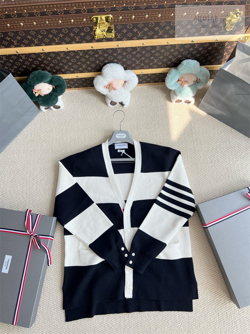 Thom Browne 톰브라운 사선완장 4-Bar 앵커 자카드 봄버 자켓 네이비 의류 15번 이미지
