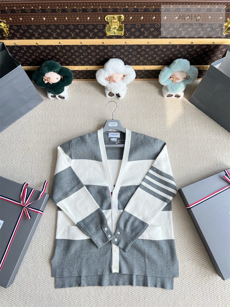 Thom Browne 톰브라운 사선완장 4-Bar 앵커 자카드 봄버 자켓 네이비 의류 23번 이미지