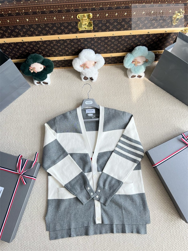 Thom Browne 톰브라운 사선완장 4-Bar 앵커 자카드 봄버 자켓 네이비 의류 24번 이미지