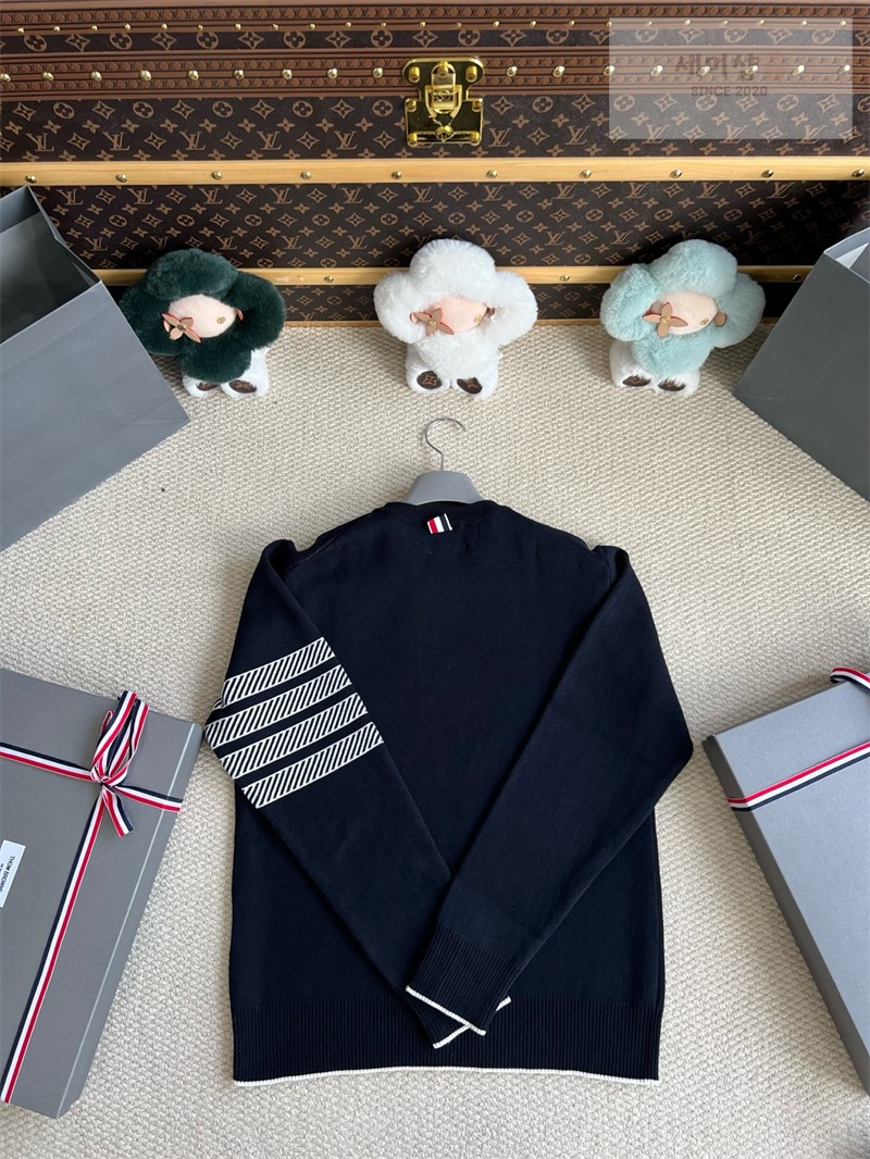 Thom Browne 톰브라운 사선완장 4-Bar 앵커 자카드 크루넥 풀오버 네이비 의류 17번 이미지