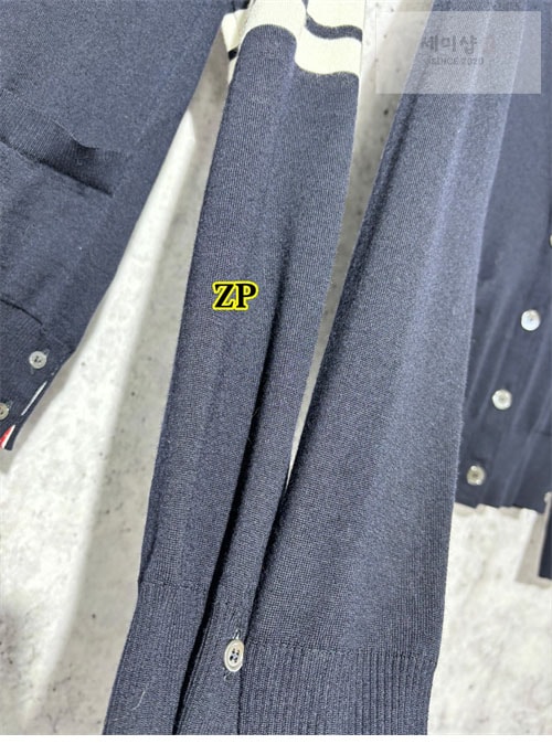 Thom Browne 톰브라운 사선완장 4-Bar 여성용 울 가디건 의류 6번 이미지