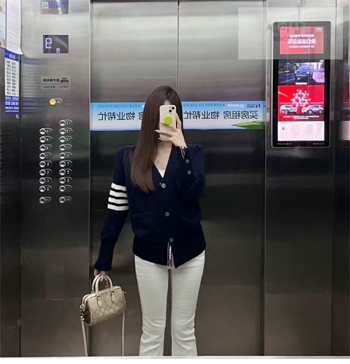 Thom Browne 톰브라운 사선완장 4-Bar 여성용 울 가디건 의류 25번 이미지