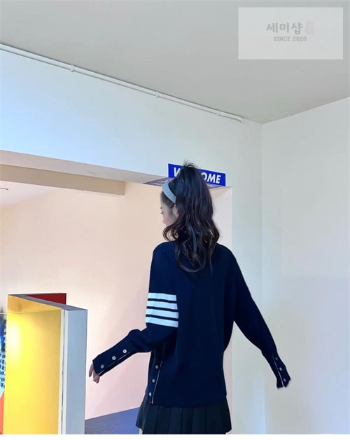 Thom Browne 톰브라운 사선완장 4-Bar 여성용 울 가디건 의류 29번 이미지
