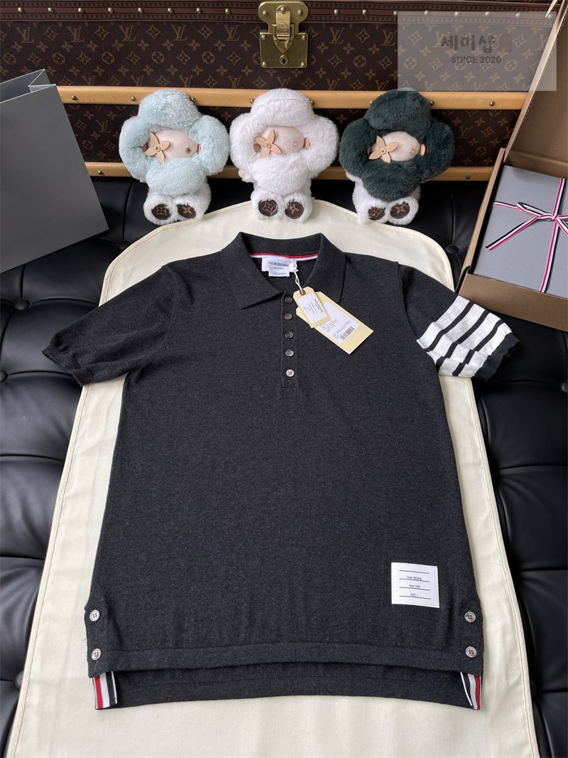 Thom Browne 톰브라운 사선완장 4-Bar 울 저지 폴로 셔츠 & 팬츠 세트 다크 그레이 의류 15번 이미지
