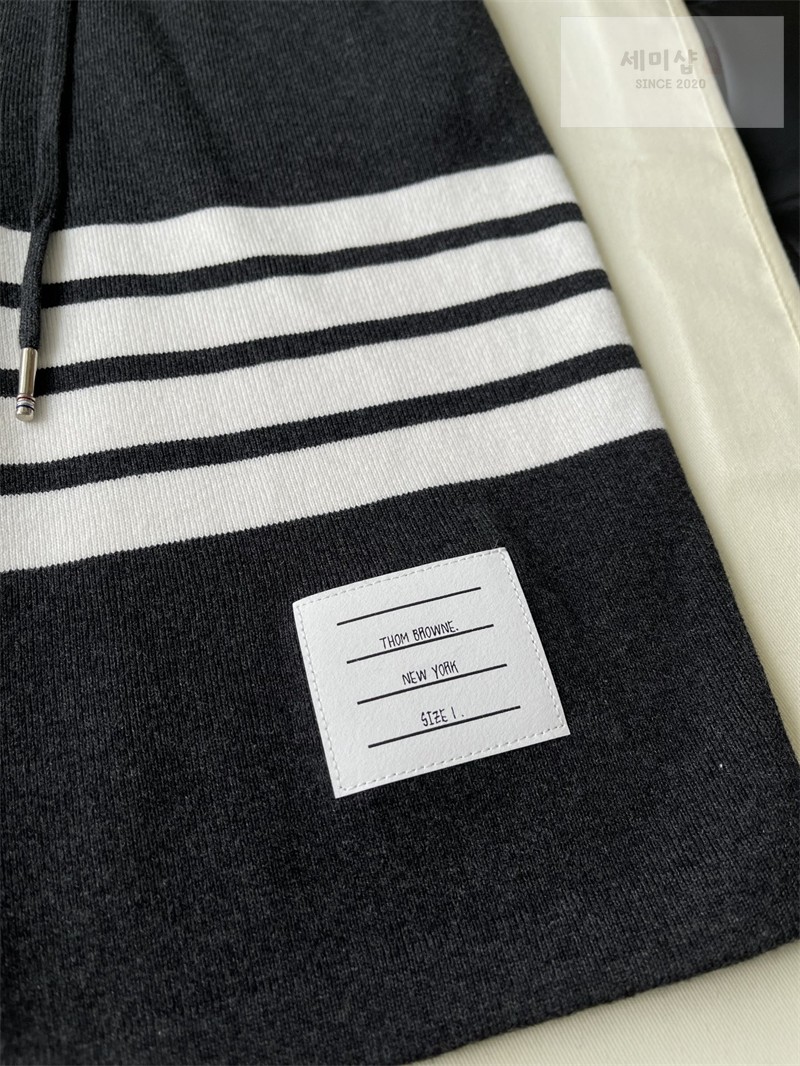 Thom Browne 톰브라운 사선완장 4-Bar 울 저지 폴로 셔츠 & 팬츠 세트 다크 그레이 의류 28번 이미지