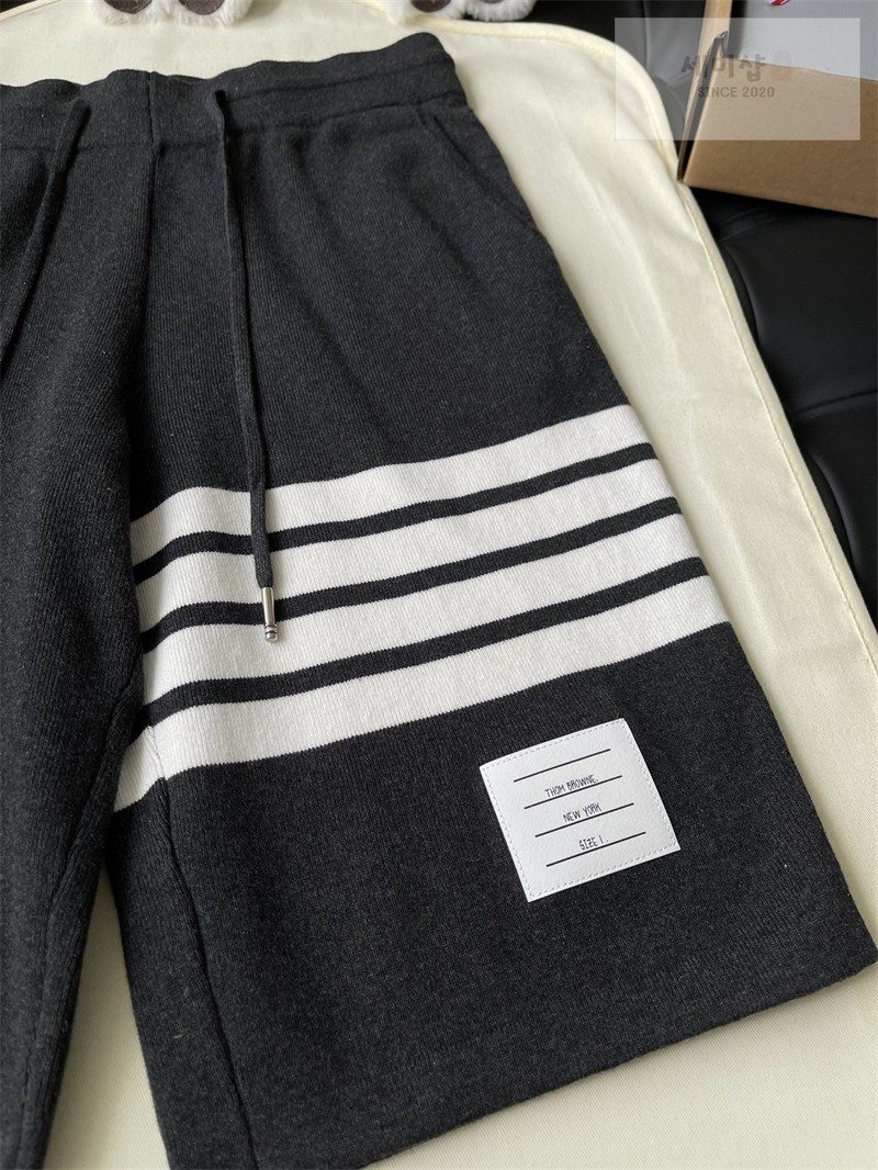 Thom Browne 톰브라운 사선완장 4-Bar 울 저지 폴로 셔츠 & 팬츠 세트 다크 그레이 의류 29번 이미지