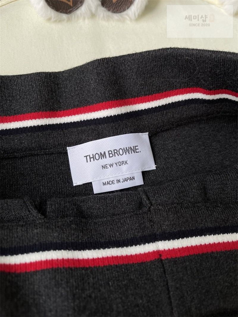 Thom Browne 톰브라운 사선완장 4-Bar 울 저지 폴로 셔츠 & 팬츠 세트 다크 그레이 의류 31번 이미지