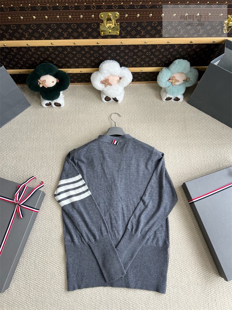 Thom Browne 톰브라운 사선완장 4-Bar 울 클래식 가디건 여성용 블루 의류 26번 이미지