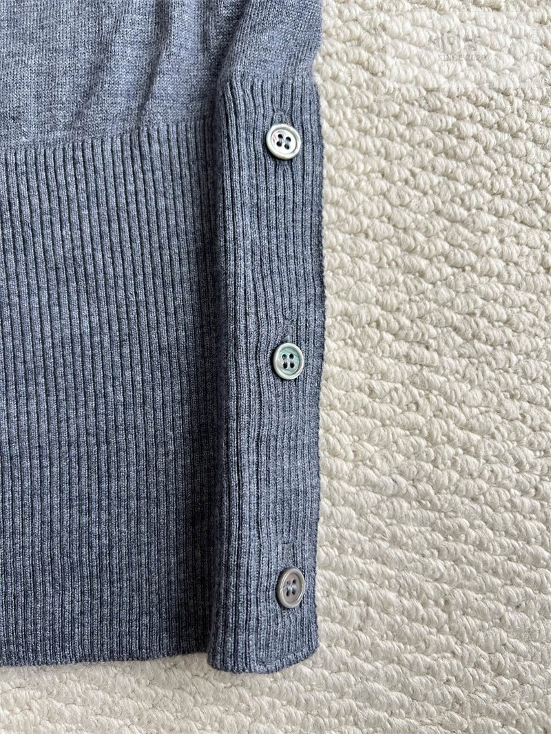 Thom Browne 톰브라운 사선완장 4-Bar 울 클래식 가디건 여성용 블루 의류 32번 이미지
