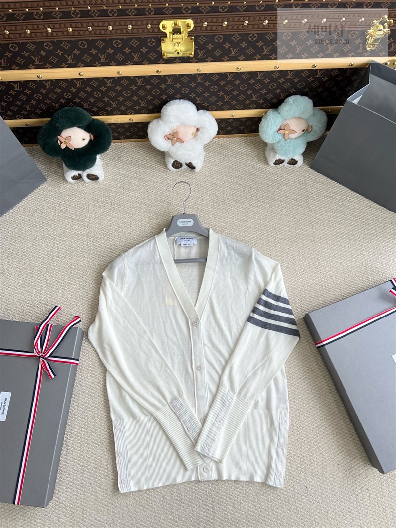 Thom Browne 톰브라운 사선완장 4-Bar 울 클래식 가디건 여성용 블루 의류 34번 이미지