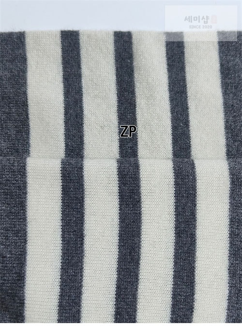 Thom Browne 톰브라운 사선완장 4-Bar 캐시미어 크롭 가디건 의류 11번 이미지