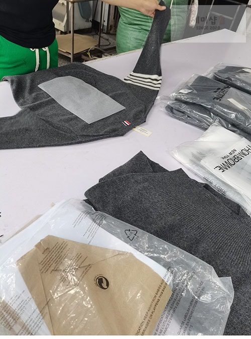 Thom Browne 톰브라운 사선완장 4-Bar 캐시미어 크롭 가디건 의류 29번 이미지