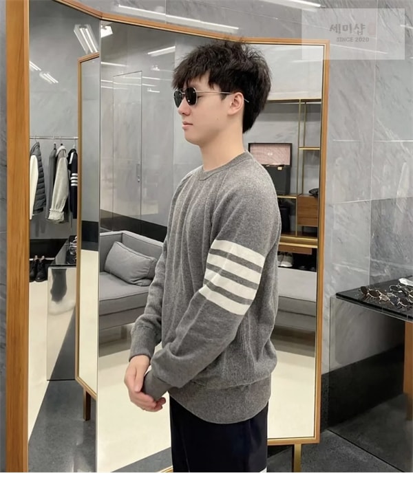 Thom Browne 톰브라운 사선완장 4-Bar 캐시미어 풀오버 니트 의류 1번 이미지