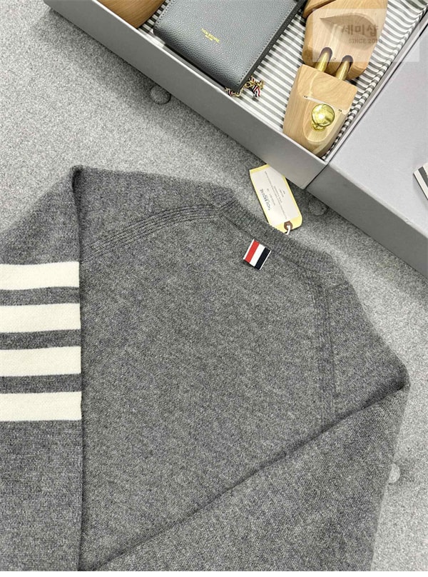 Thom Browne 톰브라운 사선완장 4-Bar 캐시미어 풀오버 니트 의류 6번 이미지