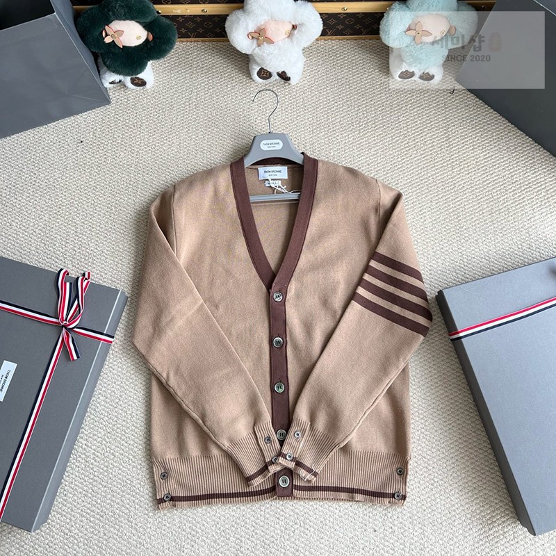 Thom Browne 톰브라운 사선완장 4-Bar 코튼 니트 가디건 브라운 의류 1번 이미지