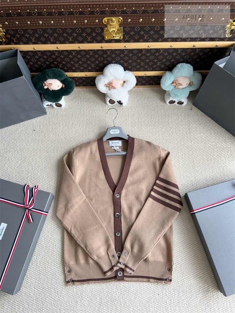 Thom Browne 톰브라운 사선완장 4-Bar 코튼 니트 가디건 브라운 의류 14번 이미지