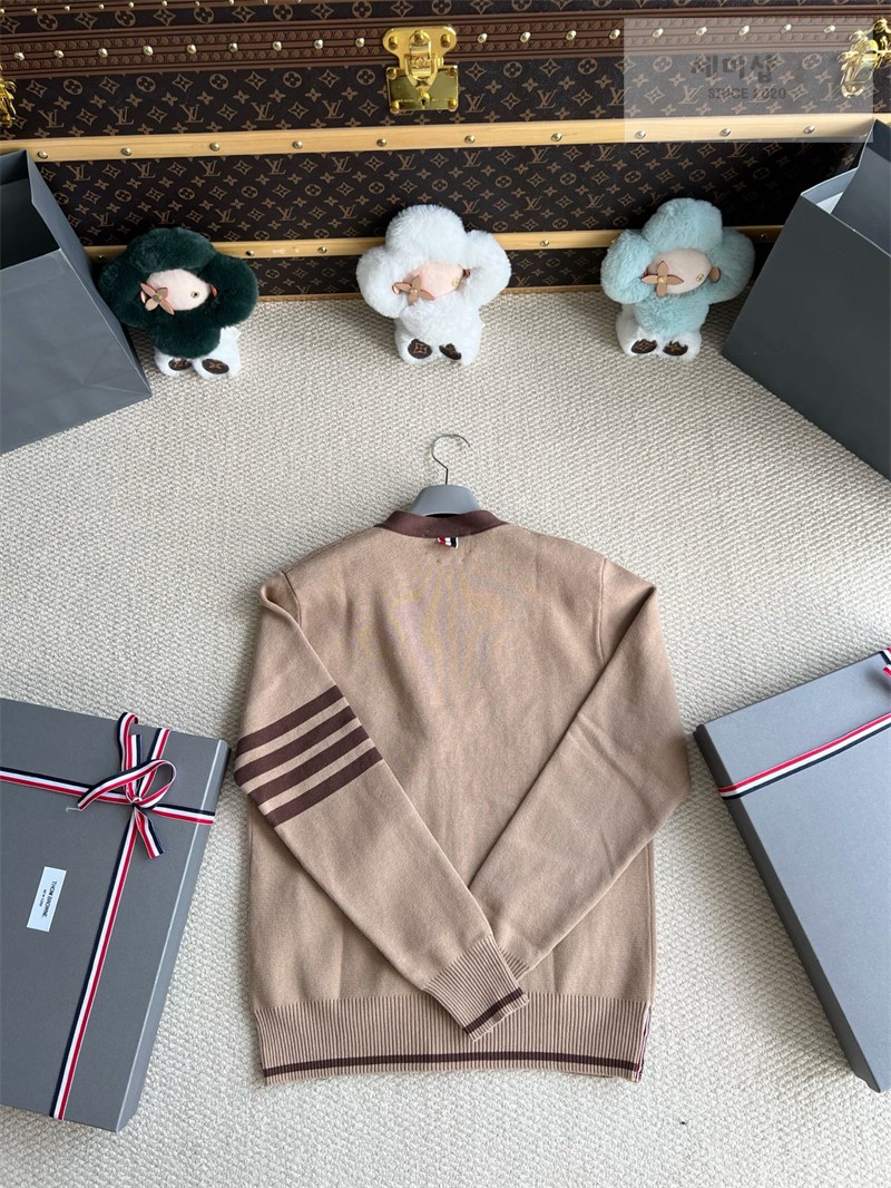 Thom Browne 톰브라운 사선완장 4-Bar 코튼 니트 가디건 브라운 의류 16번 이미지