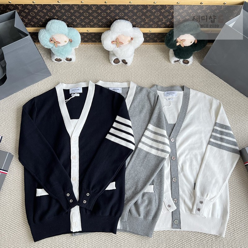 Thom Browne 톰브라운 사선완장 4-Bar 코튼 릴랙스 헥터 브이넥 가디건 네이비 의류 1번 이미지