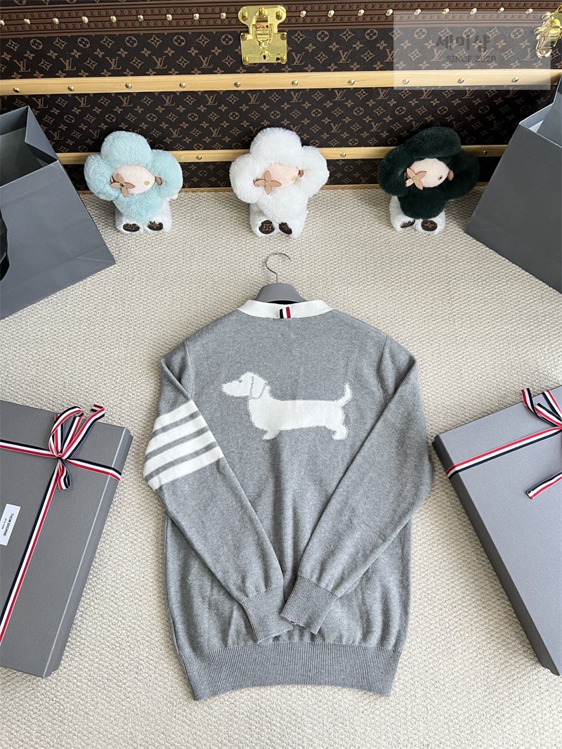Thom Browne 톰브라운 사선완장 4-Bar 코튼 릴랙스 헥터 브이넥 가디건 네이비 의류 25번 이미지