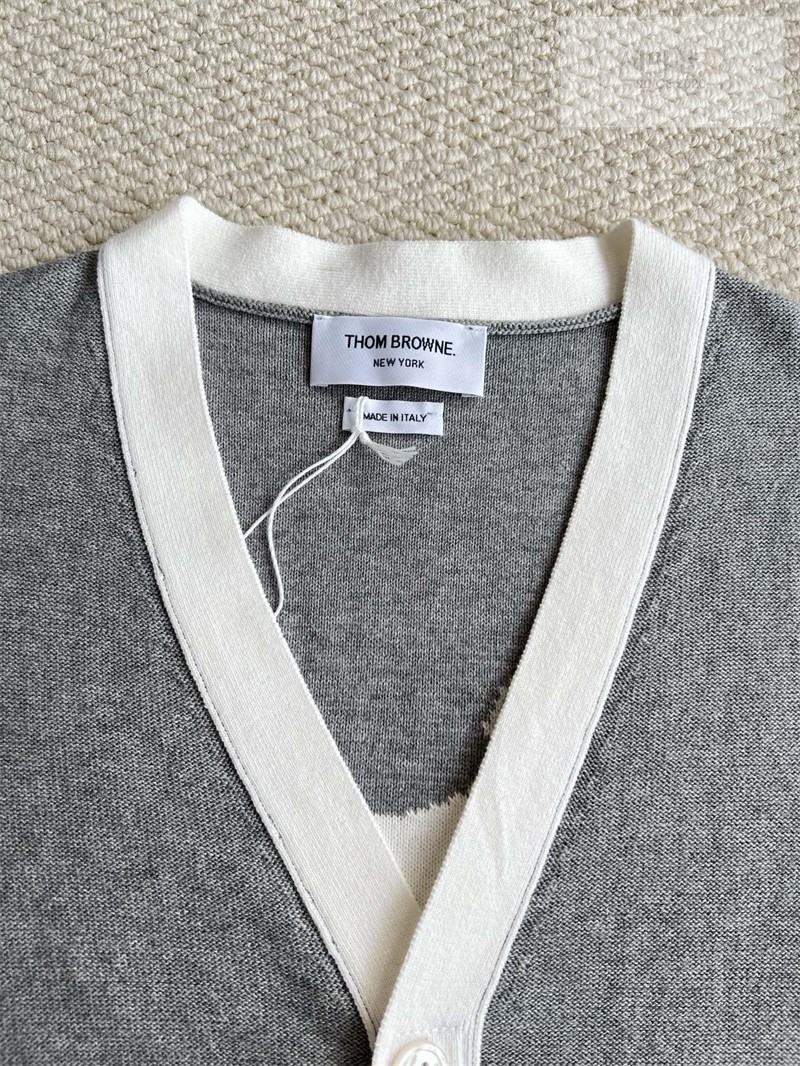 Thom Browne 톰브라운 사선완장 4-Bar 코튼 릴랙스 헥터 브이넥 가디건 네이비 의류 26번 이미지