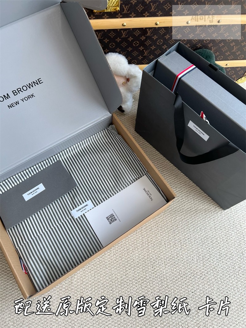 Thom Browne 톰브라운 사선완장 4-Bar 코튼 릴랙스 헥터 브이넥 가디건 네이비 의류 35번 이미지