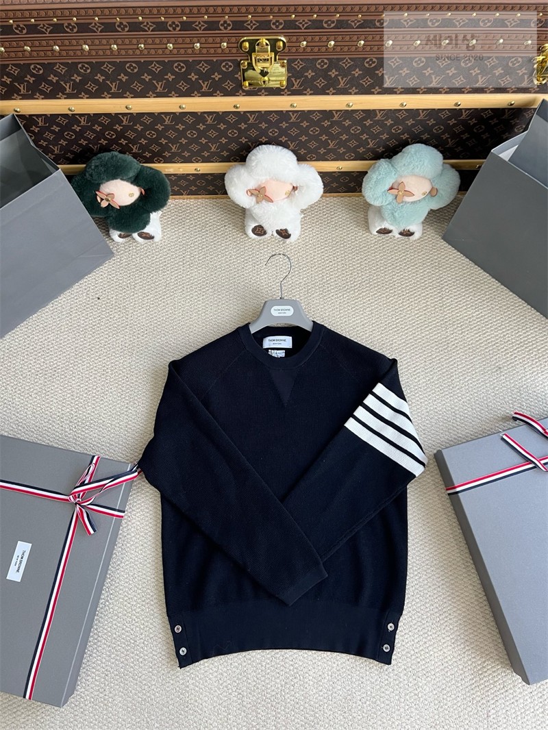 Thom Browne 톰브라운 사선완장 4-Bar 코튼 크루넥 니트 스웨터 네이비 의류 34번 이미지