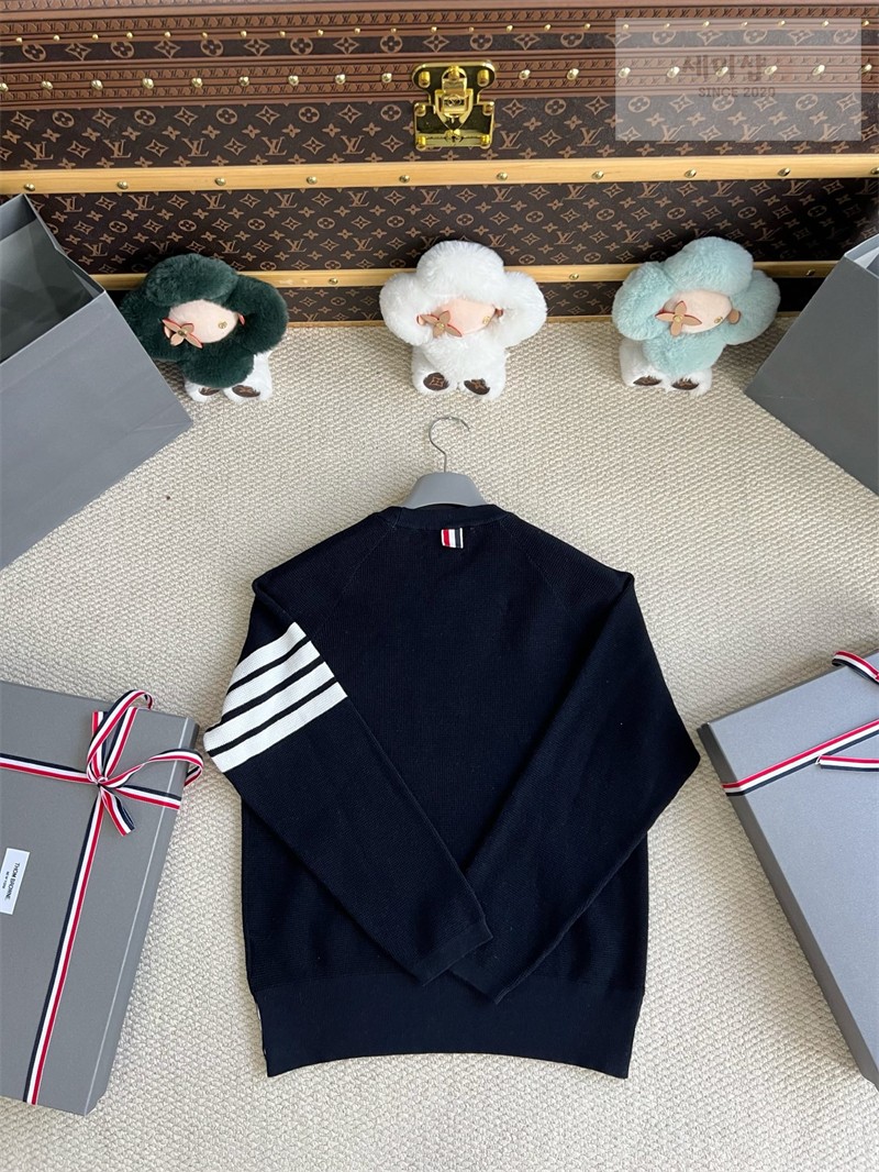 Thom Browne 톰브라운 사선완장 4-Bar 코튼 크루넥 니트 스웨터 네이비 의류 35번 이미지