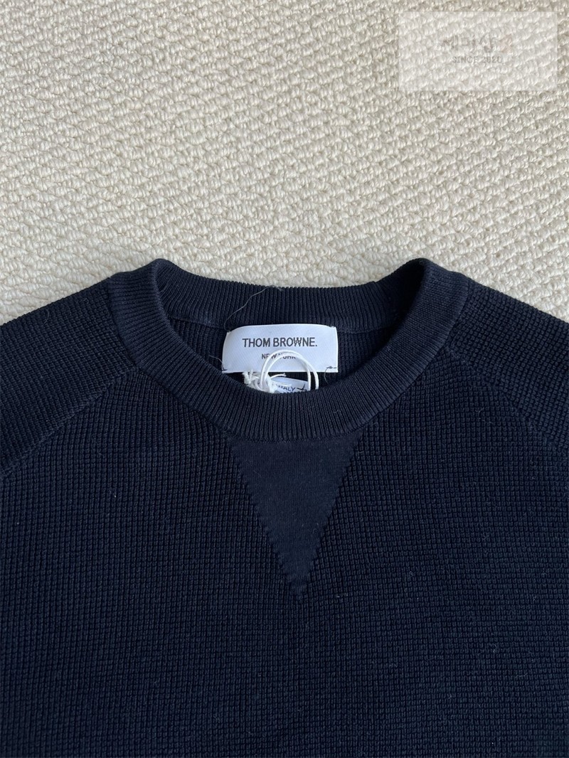 Thom Browne 톰브라운 사선완장 4-Bar 코튼 크루넥 니트 스웨터 네이비 의류 36번 이미지