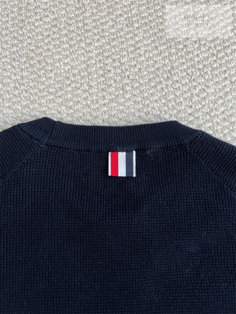 Thom Browne 톰브라운 사선완장 4-Bar 코튼 크루넥 니트 스웨터 네이비 의류 41번 이미지