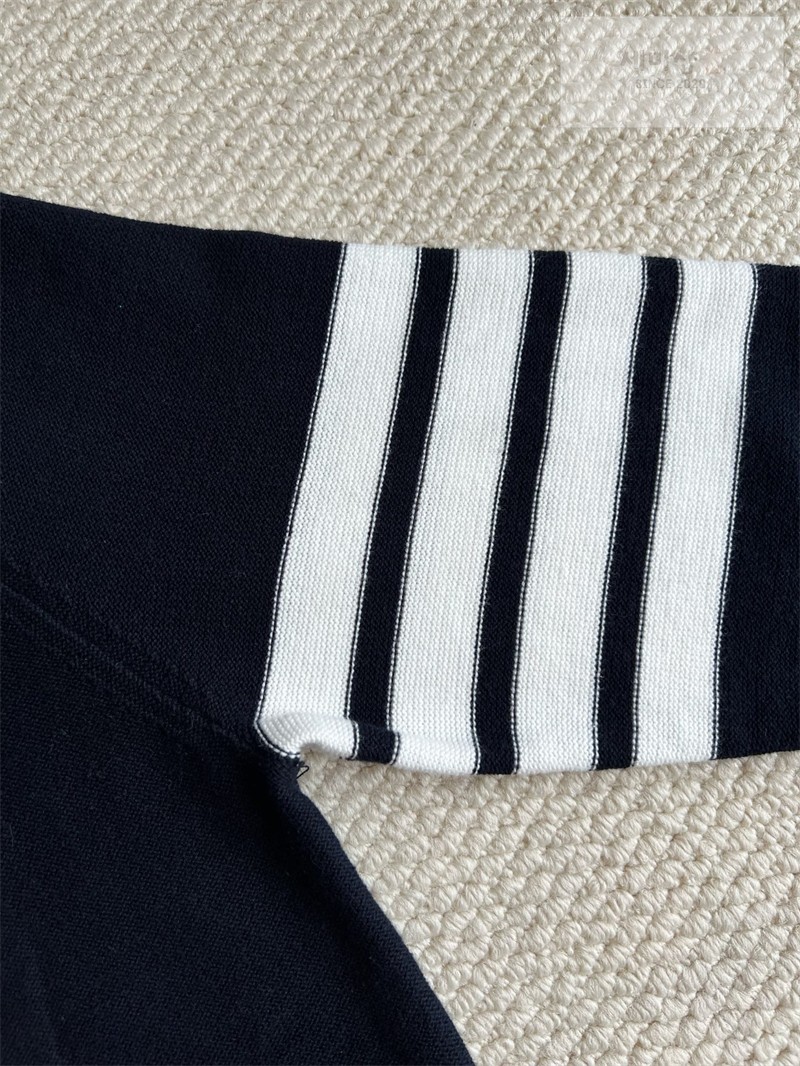 Thom Browne 톰브라운 사선완장 4-Bar 코튼 헥터 풀오버 네이비 의류 20번 이미지