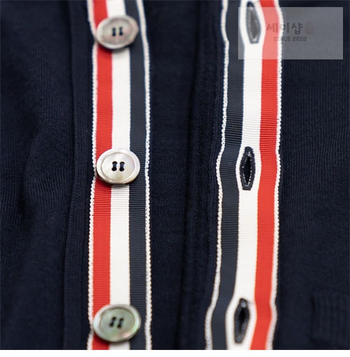 Thom Browne 톰브라운 사선완장 4-Bar 클래식 가디건 레플리카 7번 이미지 - 의류 | 세미샵 레플리카 사이트