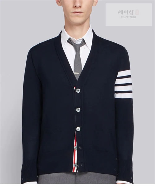 Thom Browne 톰브라운 사선완장 4-Bar 클래식 가디건 레플리카 18번 이미지 - 의류 | 세미샵 레플리카 사이트