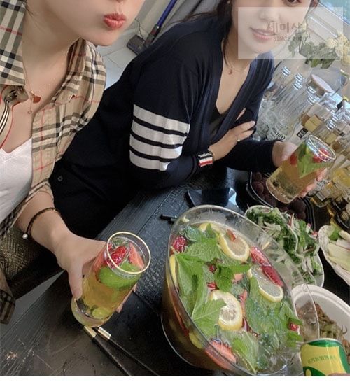 Thom Browne 톰브라운 사선완장 4-Bar 클래식 가디건 레플리카 24번 이미지 - 의류 | 세미샵 레플리카 사이트