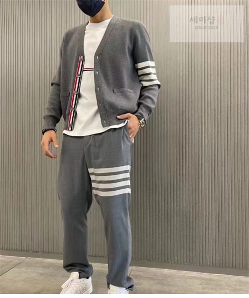 Thom Browne 톰브라운 사선완장 4-Bar 클래식 울 가디건 의류 23번 이미지