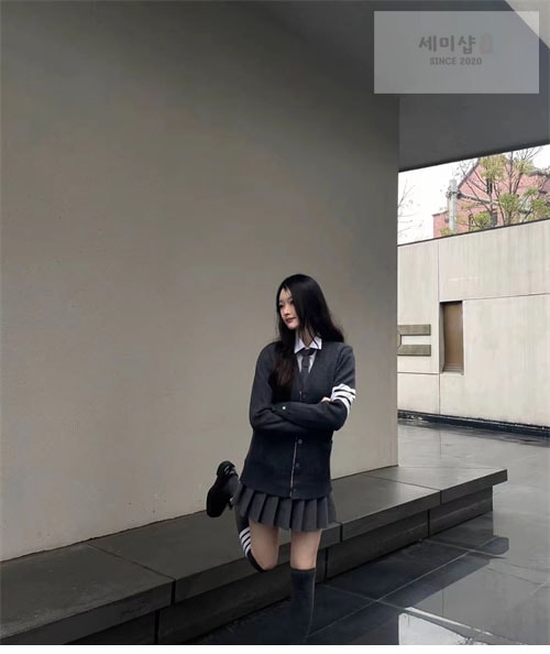 Thom Browne 톰브라운 사선완장 4-Bar 클래식 울 가디건 의류 25번 이미지