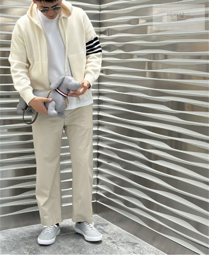 Thom Browne 톰브라운 사선완장 4-Bar 클래식 울 후드 집업 레플리카 2번 이미지 - 의류 | 세미샵 레플리카 사이트