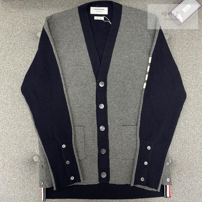 Thom Browne 톰브라운 사선완장 4-Bar 하프 가디건 레플리카 1번 이미지 - 의류 | 세미샵 레플리카 사이트
