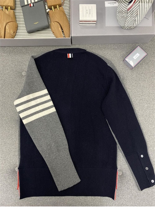 Thom Browne 톰브라운 사선완장 4-Bar 하프 가디건 레플리카 10번 이미지 - 의류 | 세미샵 레플리카 사이트