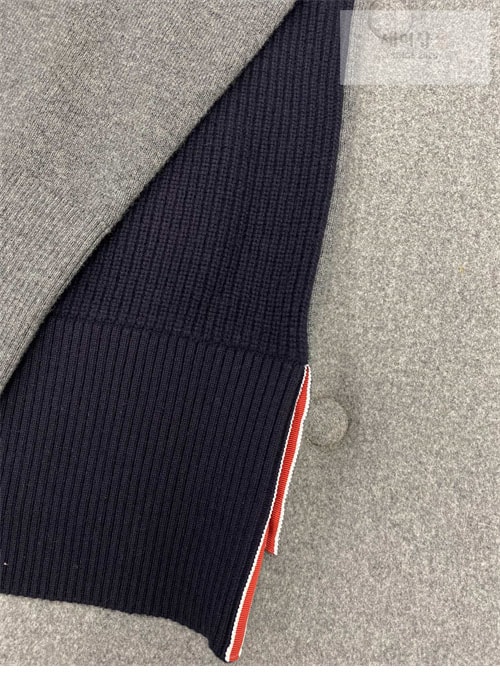 Thom Browne 톰브라운 사선완장 4-Bar 하프 가디건 레플리카 24번 이미지 - 의류 | 세미샵 레플리카 사이트