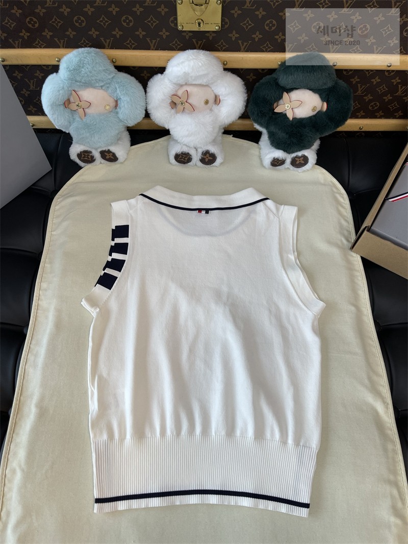 Thom Browne 톰브라운 사선 스트라이프 V넥 니트 베스트 네이비 의류 31번 이미지