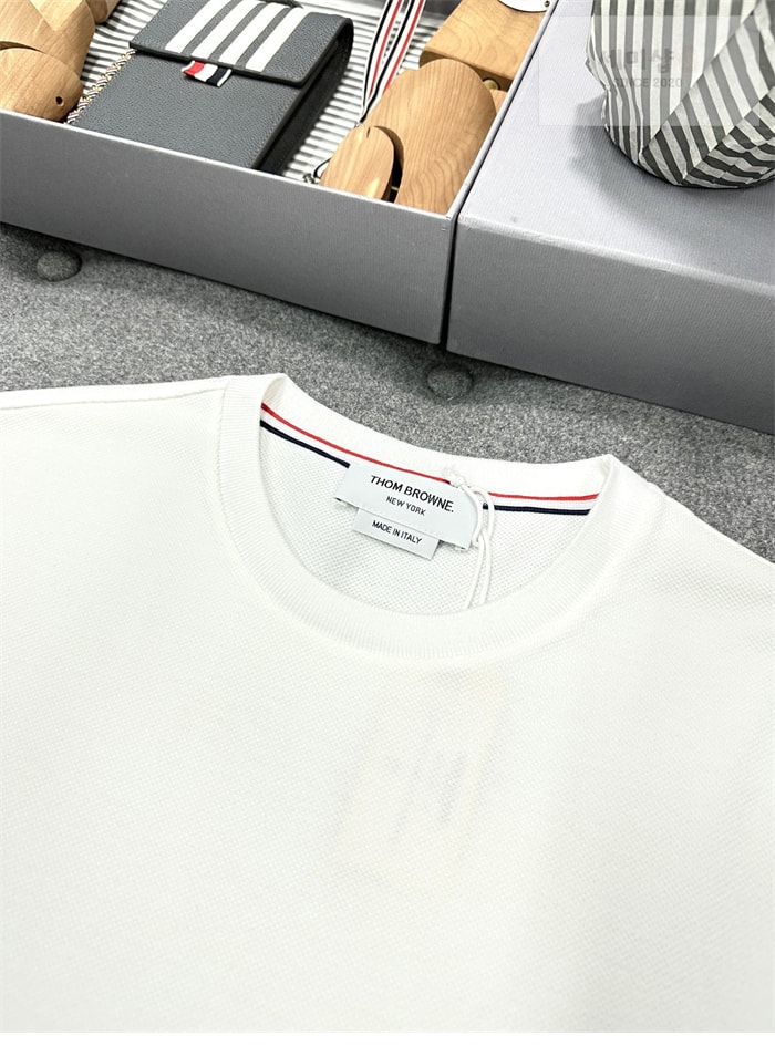 Thom Browne 톰브라운 삼선 스트라이프 반팔 티셔츠 레플리카 8번 이미지 - 의류 | 세미샵 레플리카 사이트