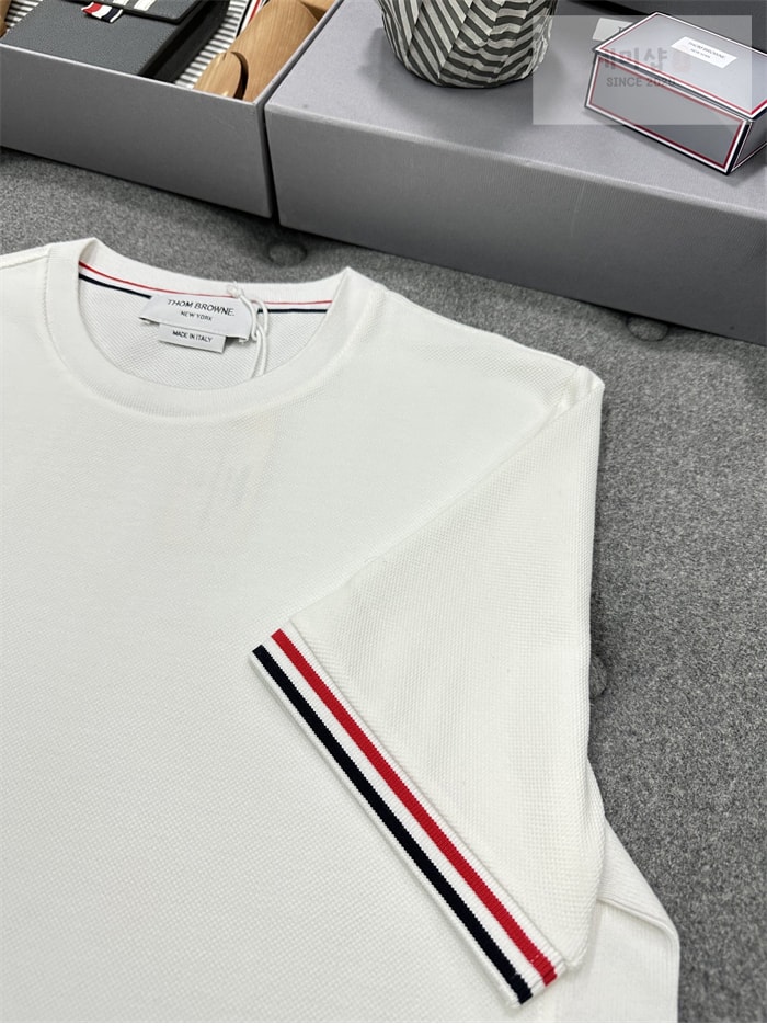 Thom Browne 톰브라운 삼선 스트라이프 반팔 티셔츠 레플리카 9번 이미지 - 의류 | 세미샵 레플리카 사이트