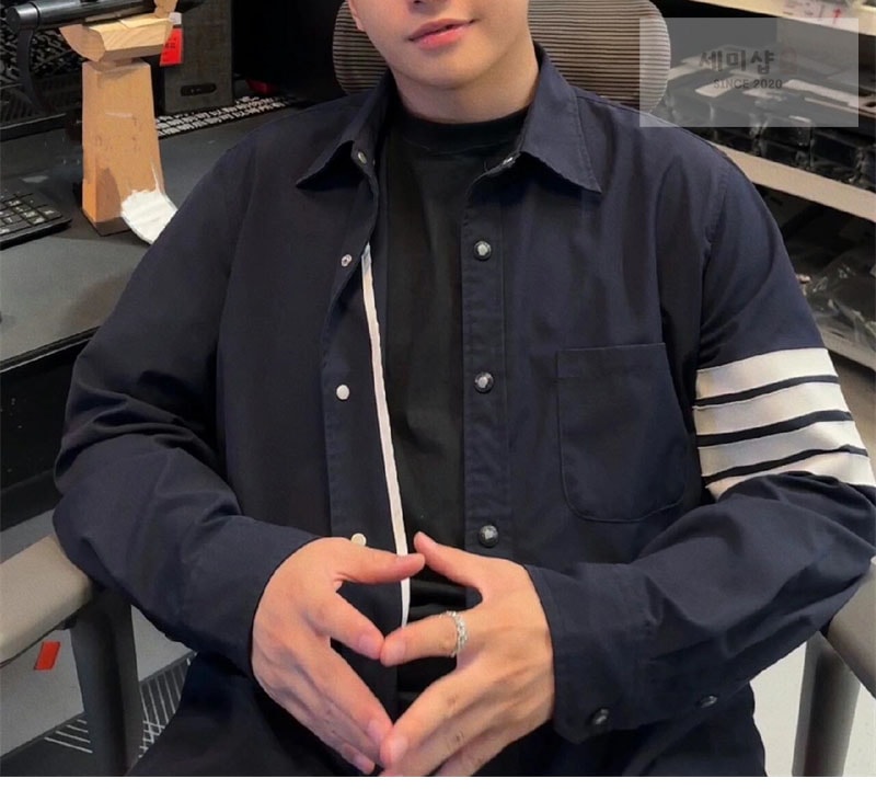 Thom Browne 톰브라운 솔리드 플란넬 셔팅 사선완장 4-Bar 네임택 스트레이트 셔츠 의류 3번 이미지