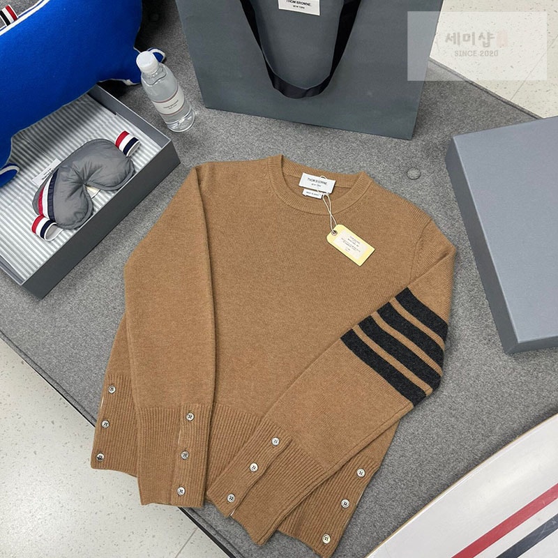 Thom Browne 톰브라운 울 저지 스티치 사선완장 4-Bar 크루넥 클래식 니트 의류 1번 이미지