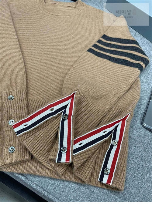 Thom Browne 톰브라운 울 저지 스티치 사선완장 4-Bar 크루넥 클래식 니트 의류 11번 이미지